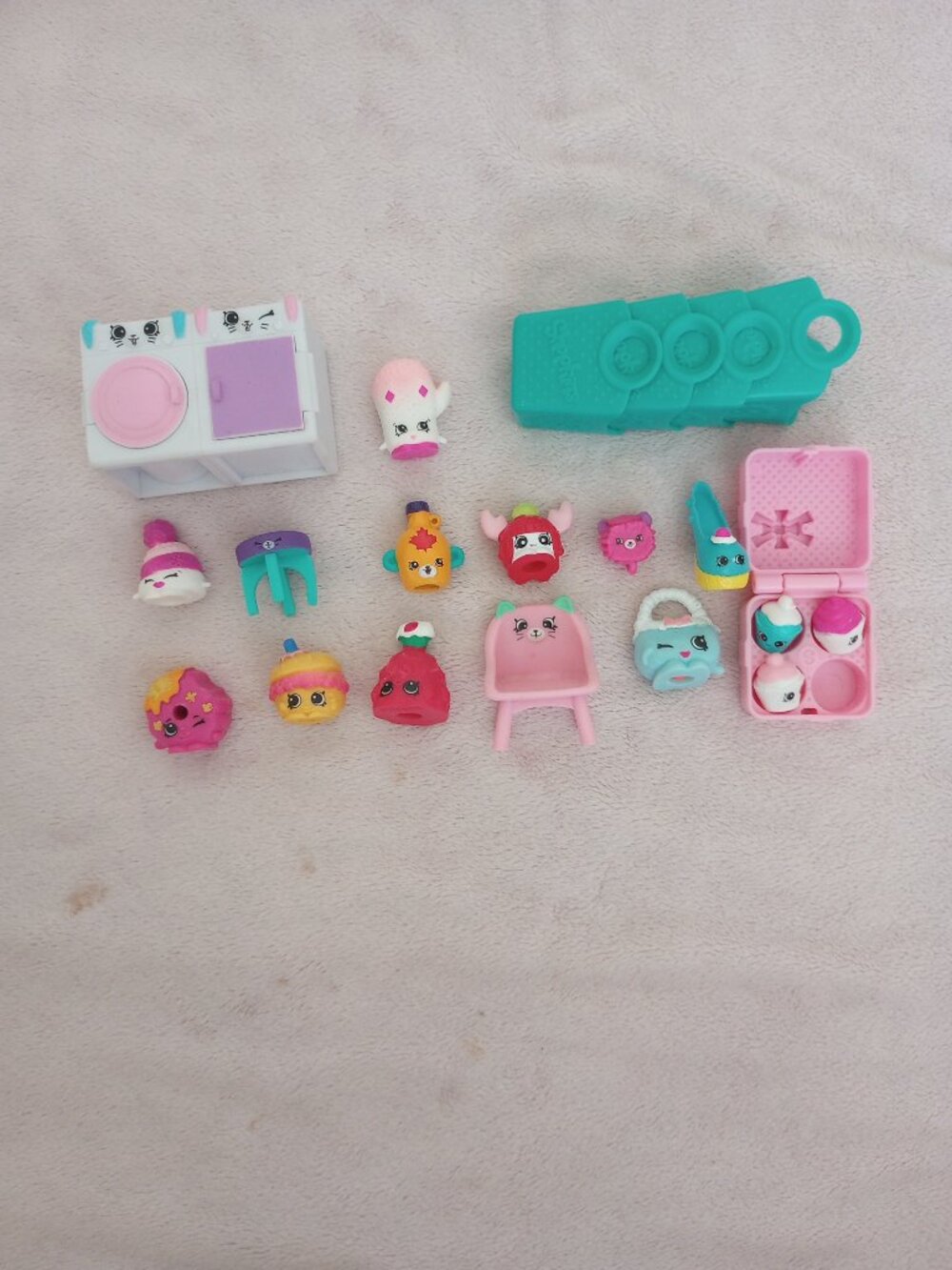 Shopkins - Picture 2 of 2